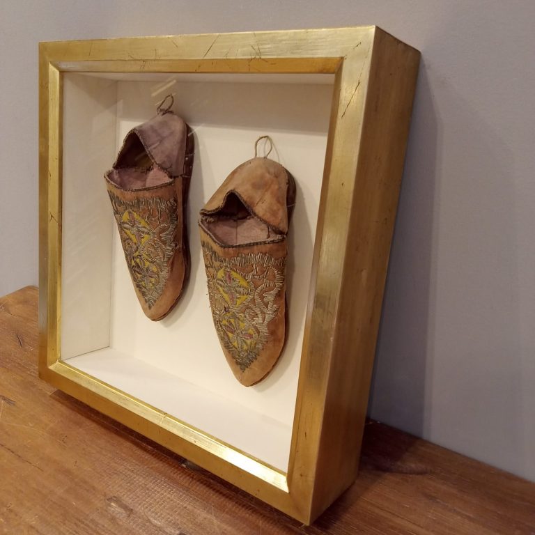 enmarcacion para zapatos de Arzobispo 
